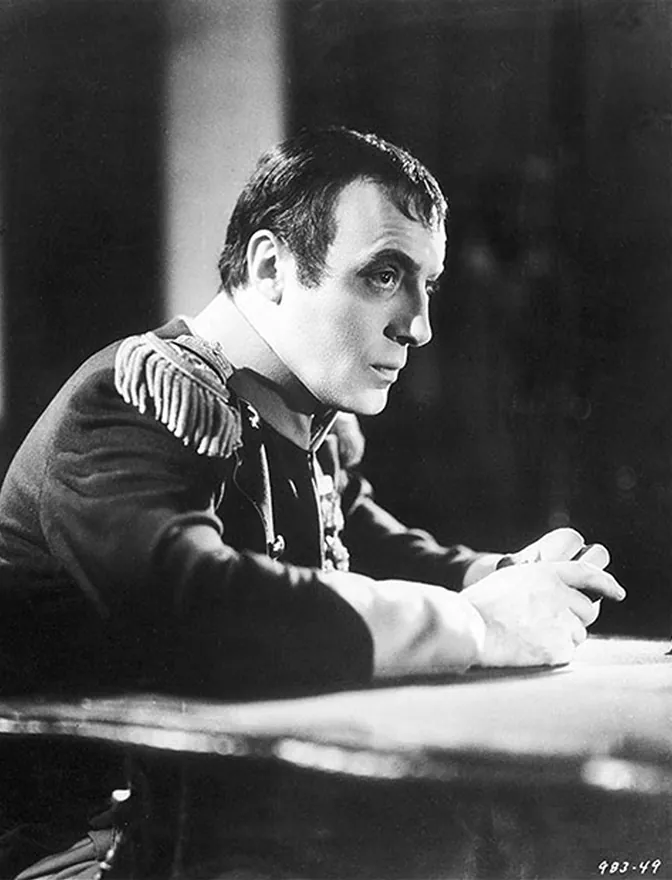 Kadry z filmu „Conquest” (Pani Walewska), 1937r., Narodowe Archiwum Cyfrowe